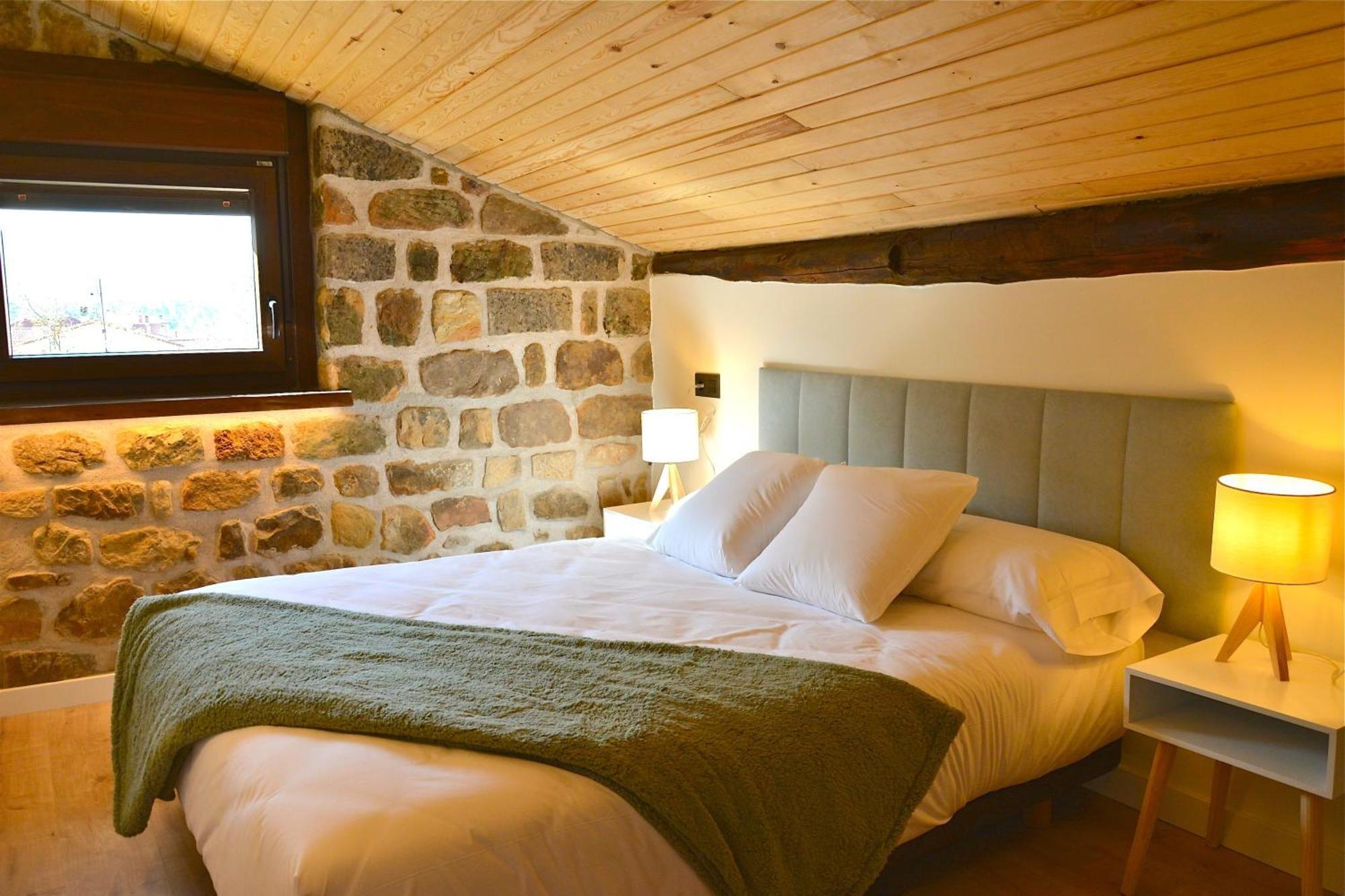 La Casa De La Abuela Gabina, - 12 Personas Holiday home Duruelo de la Sierra